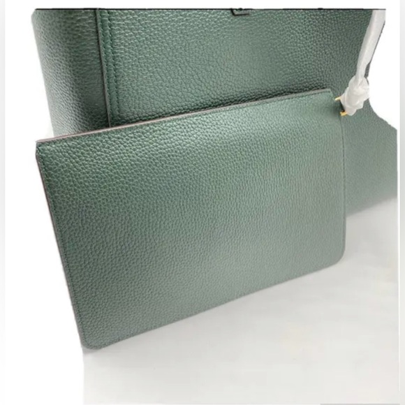 NWT TORY BURCH BLAKE TOTE IN JITNEY GREEN LEATHER SHOULDER BAG POUCH - Picture 3 of 9